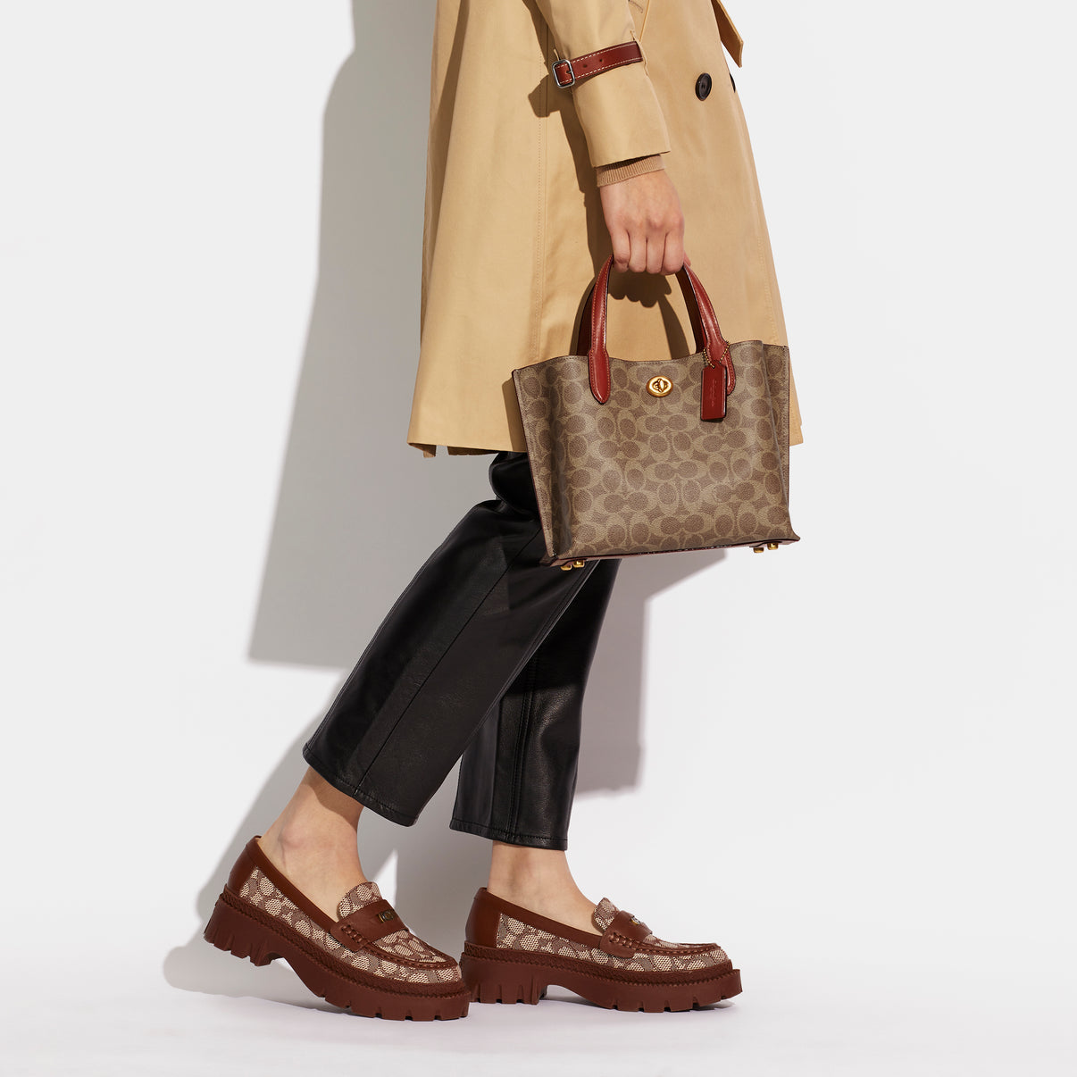 Willow Tote Bag 24 In Signature