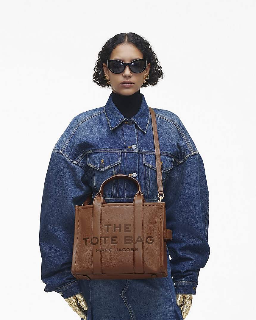 The Leather
Medium Tote Bag