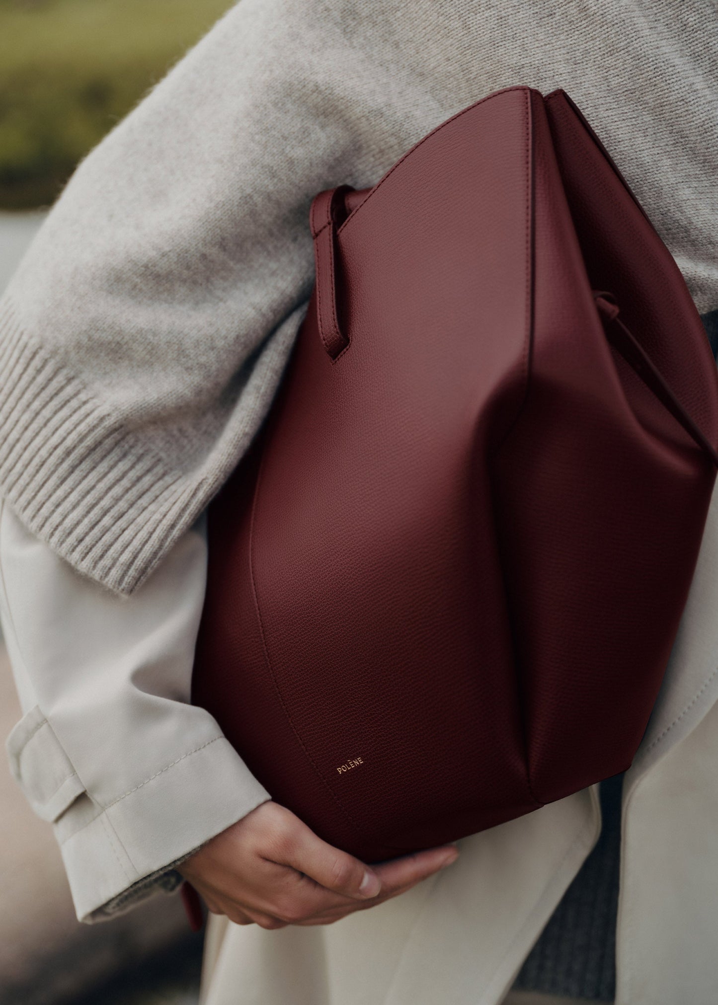 Cyme
Edition Textured Black Cherry
