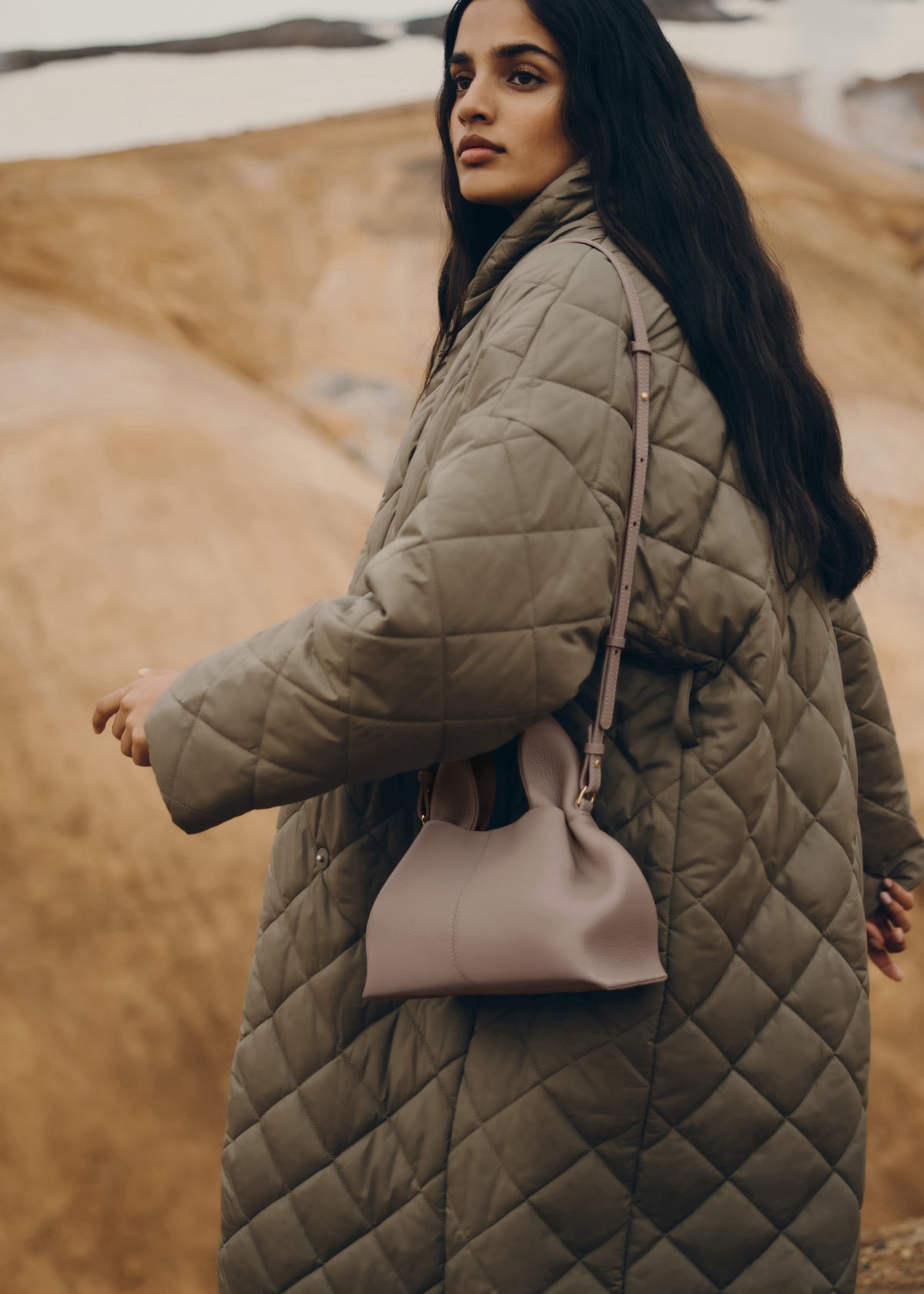 Numéro Neuf Mini
Edition Textured Taupe
