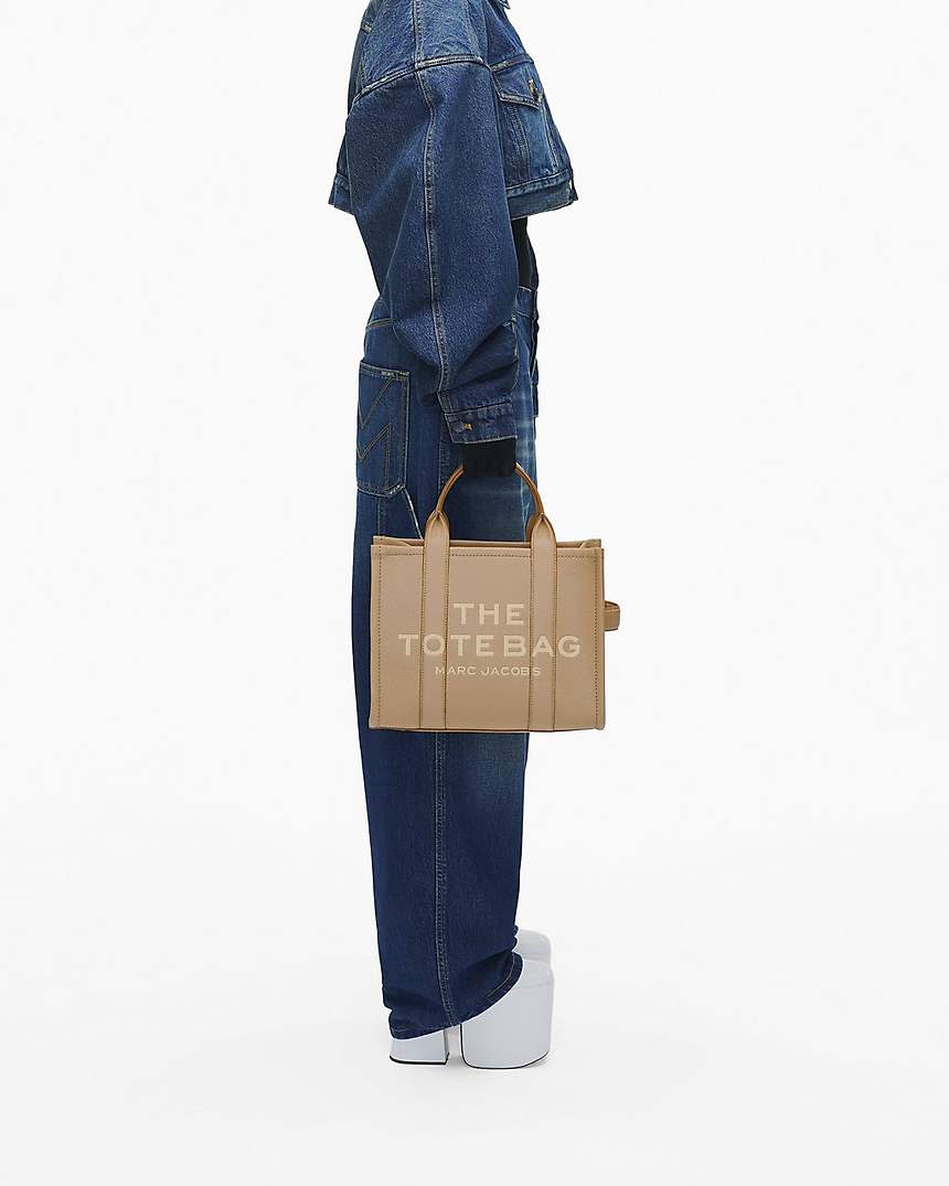 The Leather
Medium Tote Bag