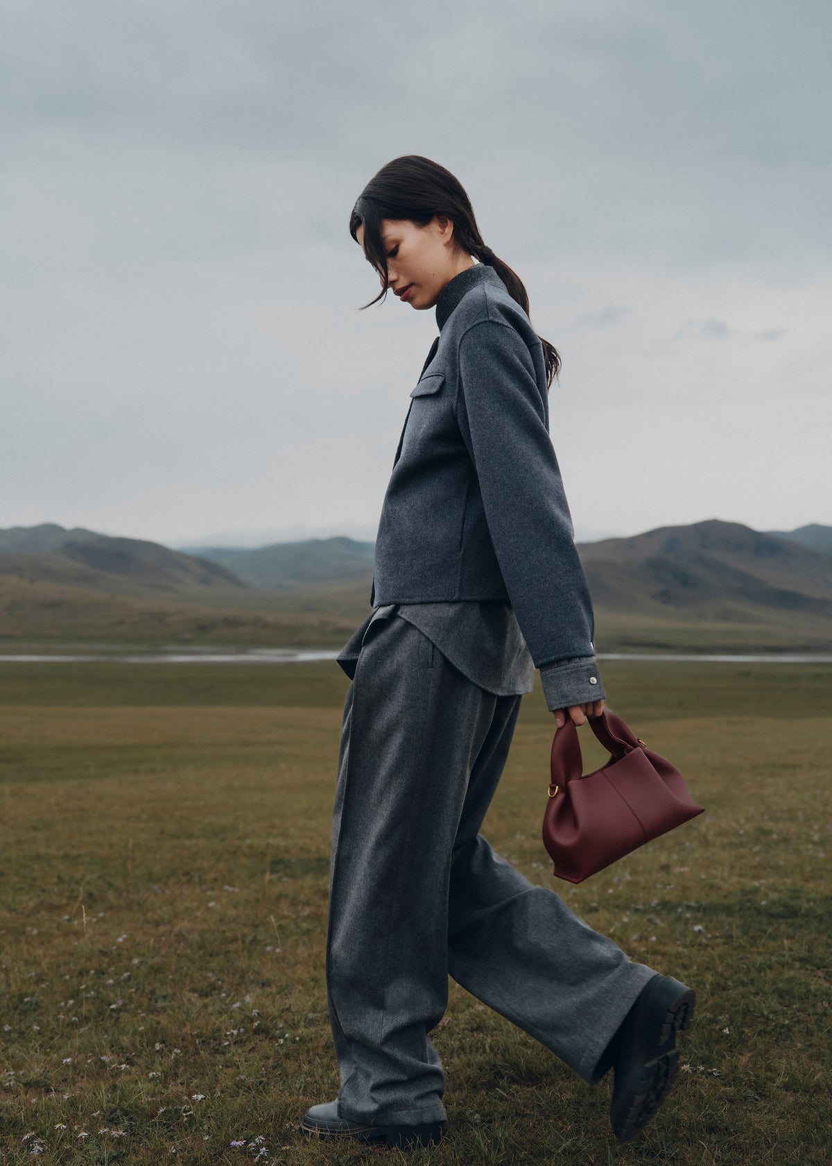 Numéro Neuf Mini
Edition Textured Black Cherry