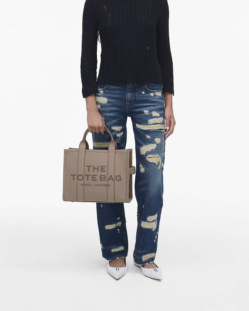The Leather
Medium Tote Bag