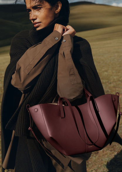 Cyme Mini
Edition Textured Black Cherry