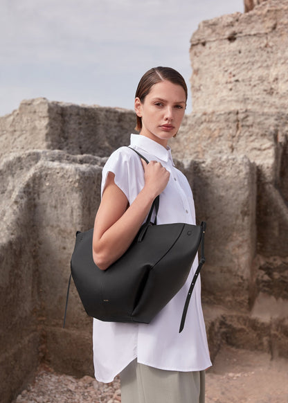 Cyme
Edition Textured Black